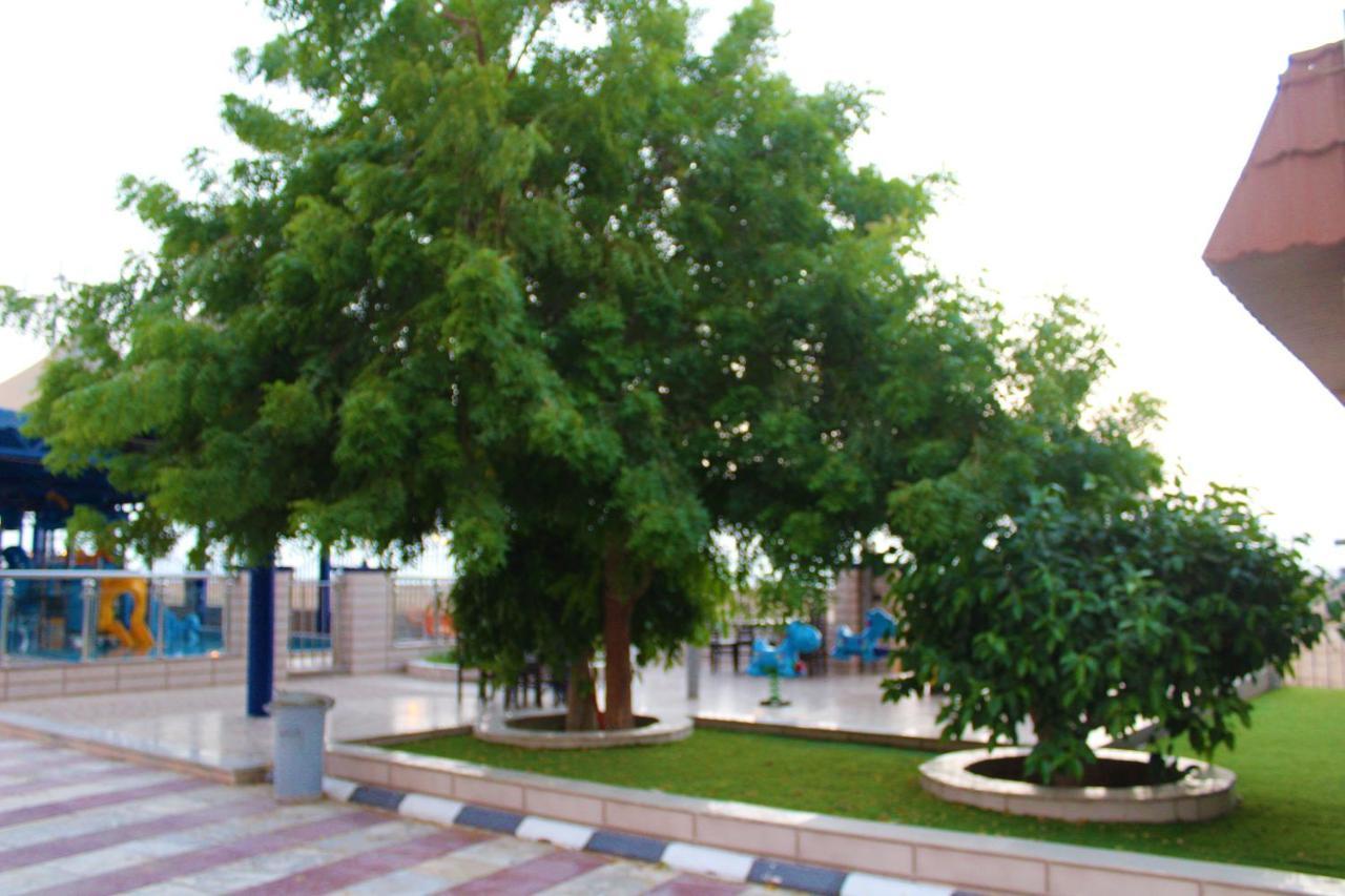 منتجع شاطئ العرب - خليج الرايس Rayyis Esterno foto
